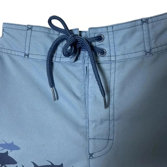 Vineyard Vines short swim trunks,men size 28.Blue, side zip pocket,whale,logo - Picture 8 of 15